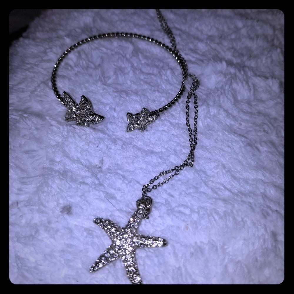 Gold Starfish Necklace & Bracelet